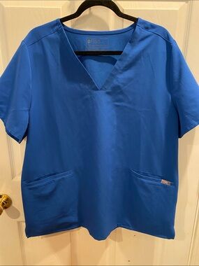 Figs V-Neck Scrub Top in Royal Blue size XXL